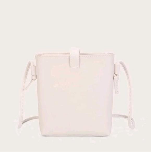 Minimalist Bucket Bag - Picture 3 of 5